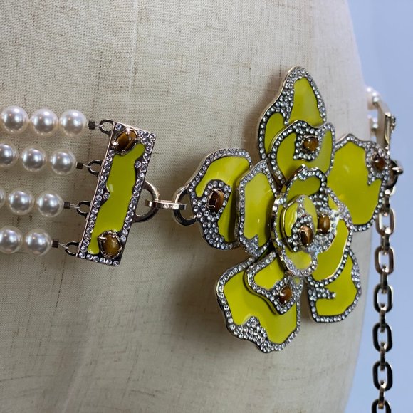 Authentic Vintage Valentino Statement Belt - Picture 4 of 15